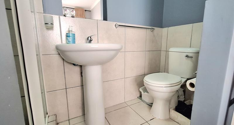 2 Bedroom Property for Sale in Island View Western Cape